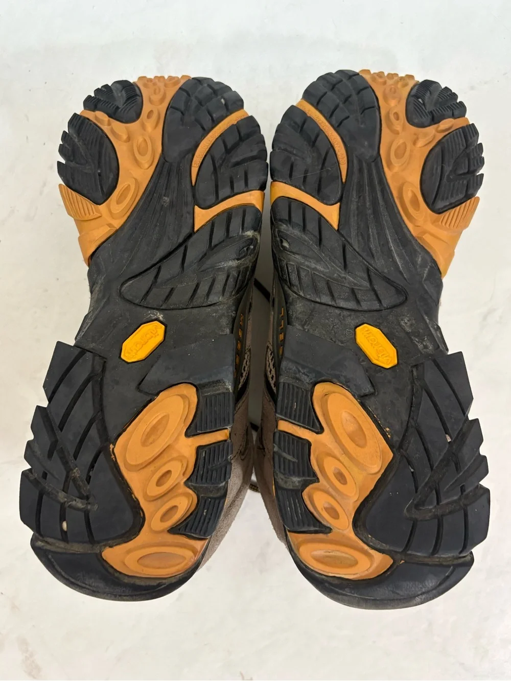 Merrell Men’s 14 Moab Ventilator Walnut Mid Hiking Boots Outdoor Western Travel